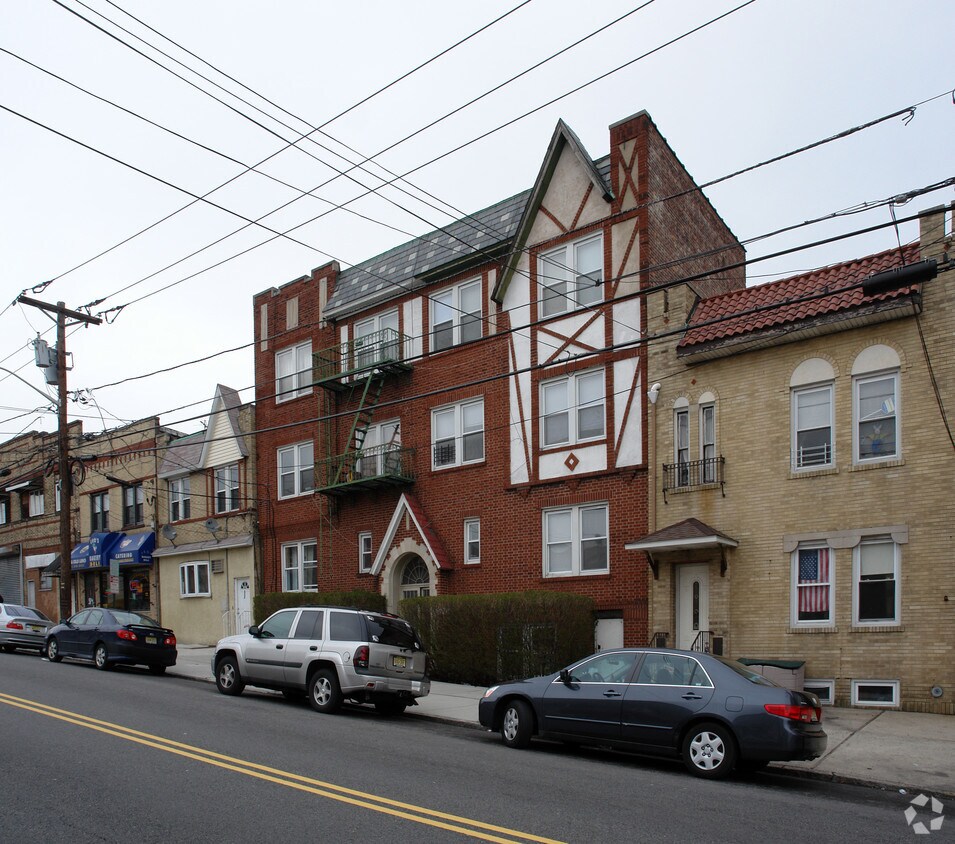 Building Photo - 508 Grand Ave