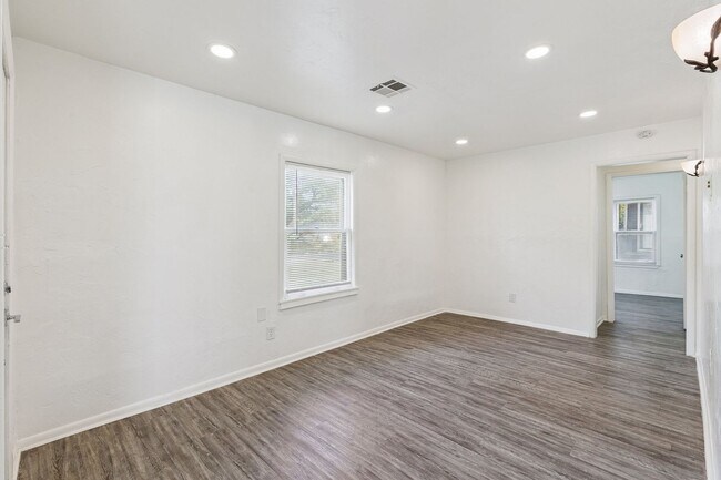 Foto del edificio - 1006 SE 51st St