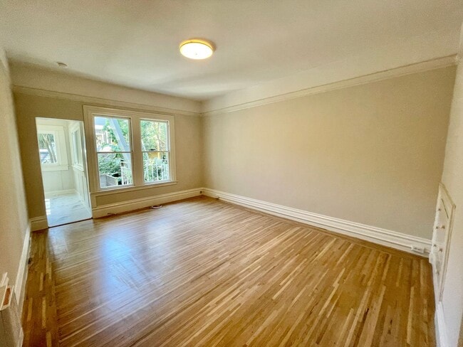 Building Photo - 858 Ashbury St