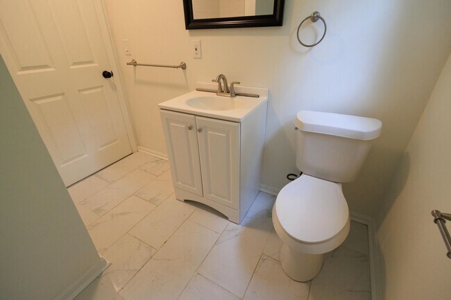 Foto del edificio - 3 bedroom 1 bathroom for rent!