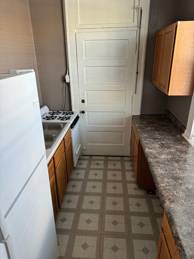 Building Photo - Midtown Mall