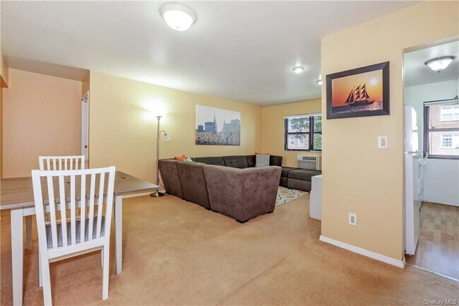 Building Photo - 51 Fieldstone Dr