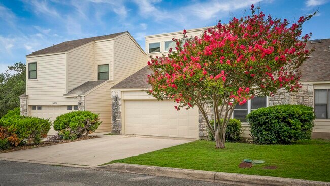 Foto del edificio - 8421 Echo Creek Ln