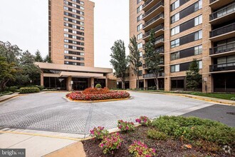 Building Photo - 3713 S George Mason Dr