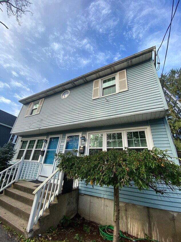 Primary Photo - 152 Walnut St