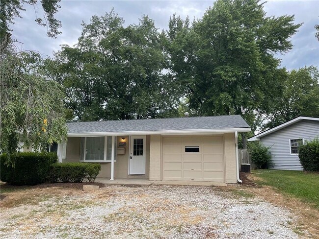 Building Photo - 6050 Allendale Dr