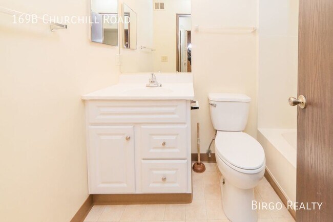 Building Photo - A Renovated Efficiency APARTMENT in CHURCH...