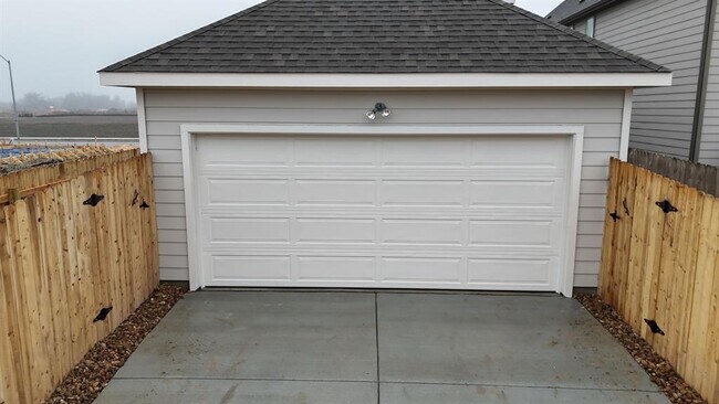 Building Photo - 140 Hartson Dr