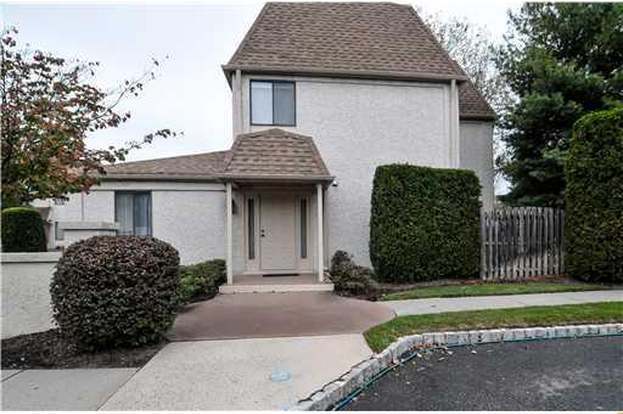 Building Photo - 1 Park Gate Dr