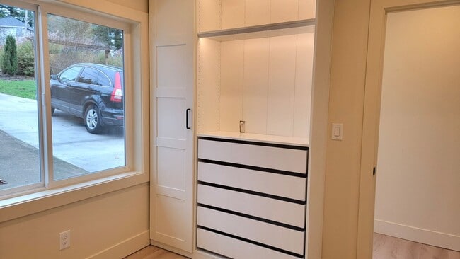 Foto del edificio - New Construction 1 bedroom + sleeping loft...