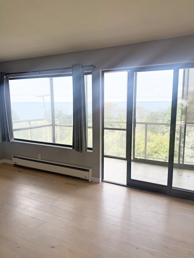 Building Photo - 414 Boulevard