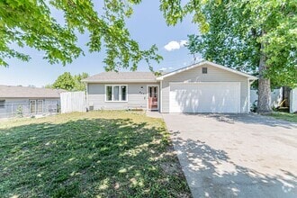 Building Photo - 403 Shetland Cir