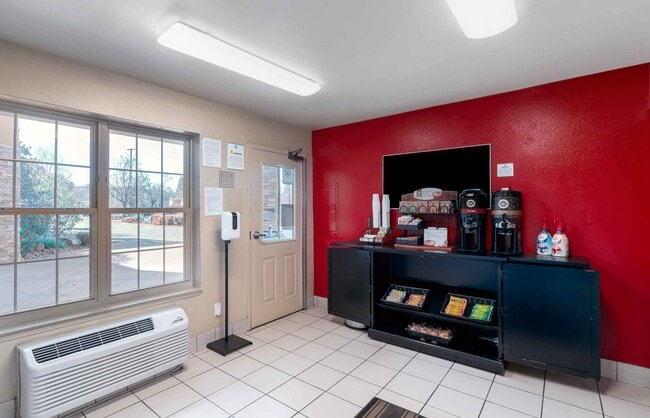 Building Photo - Furnished Studio-Sacramento - White Rock Rd.