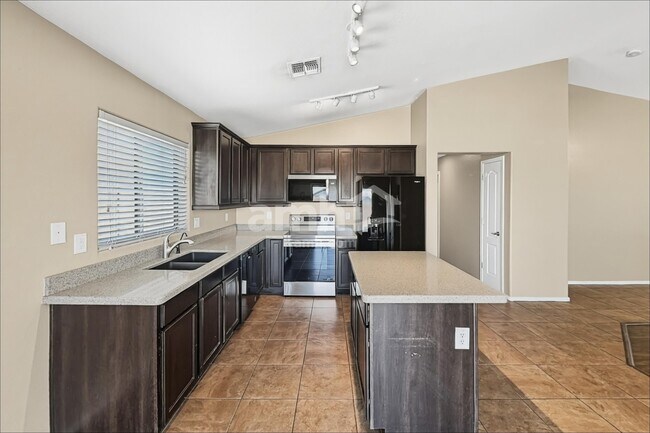 Foto del edificio - 2324 S 238th Ln