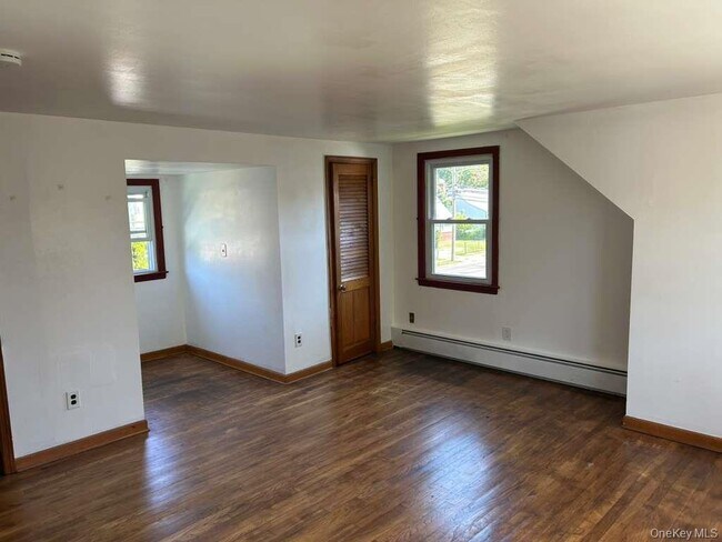 Building Photo - 63 I U Willets Rd