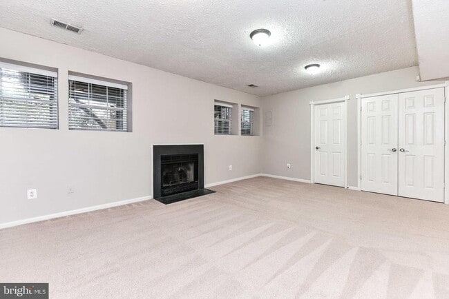 Foto del edificio - 4014 Rosemeade Dr