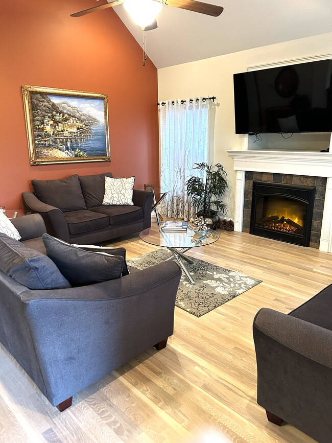 Building Photo - 442 Stanfield Dr