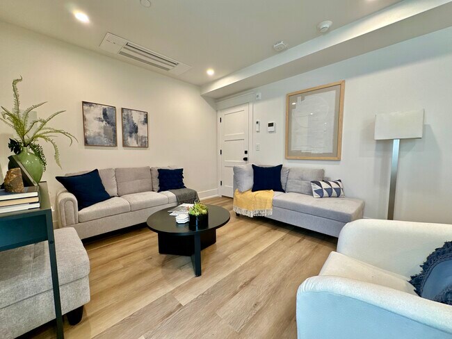 Foto del edificio - 4459 Washington St