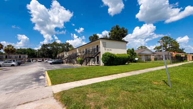 Building Photo - 5261 Alhambra Dr