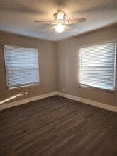 Building Photo - 4526 Kingsbury St