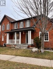 Building Photo - 2201 Crestmont Dr