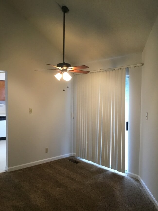 Building Photo - 3 Bedroom Home For Rent in Sango Area!