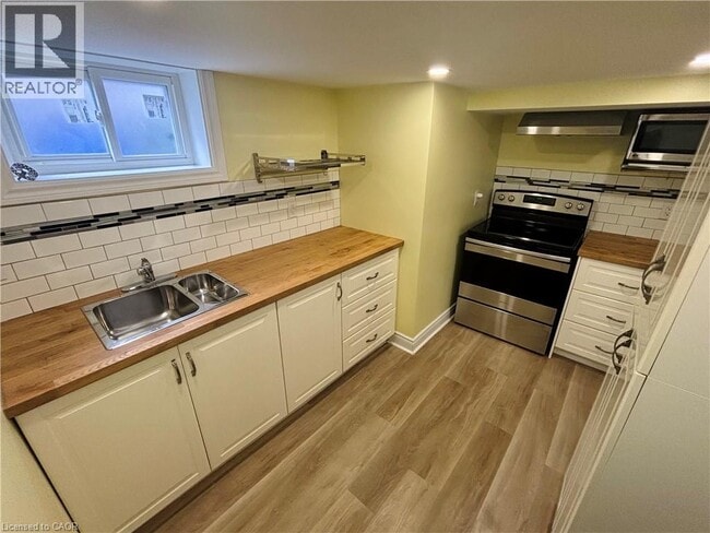 Building Photo - 465 Upper Sherman Ave