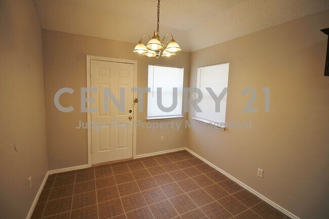 Building Photo - Lovely 3/2/2 in Mesquite Ready for Move-In!