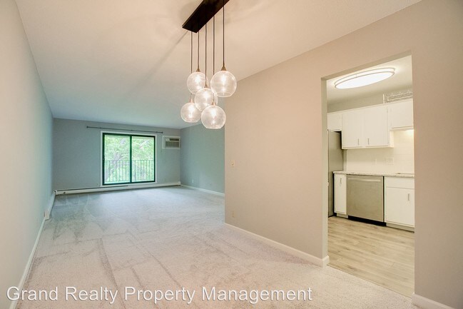 Building Photo - 11160 Anderson Lakes Pky