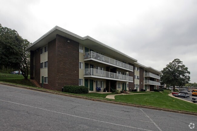 Autumn Woods Apartments Bladensburg Md Apartments Com