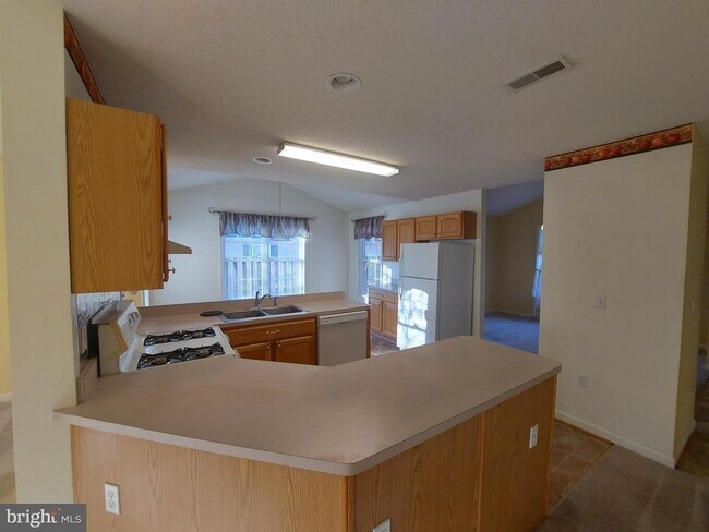 Building Photo - 1653 Sally Lou Ln