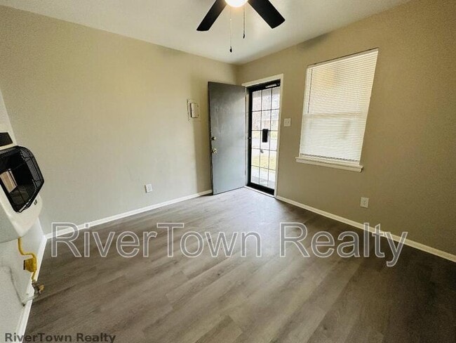 Building Photo - 1488 Lake Grove St