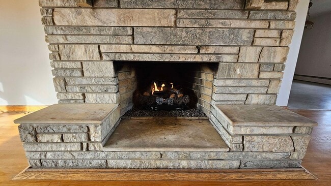 Building Photo - Large 3 Bedroom on Two Acres!