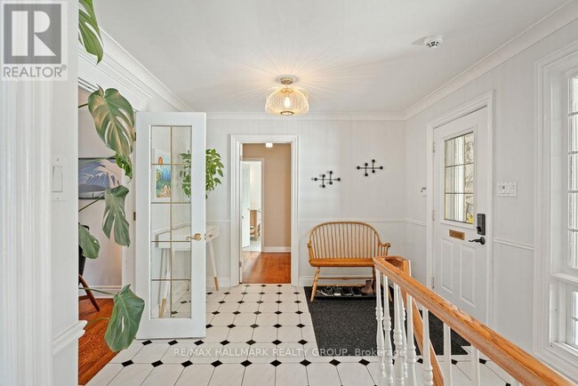 Building Photo - 275 Crocus Ave