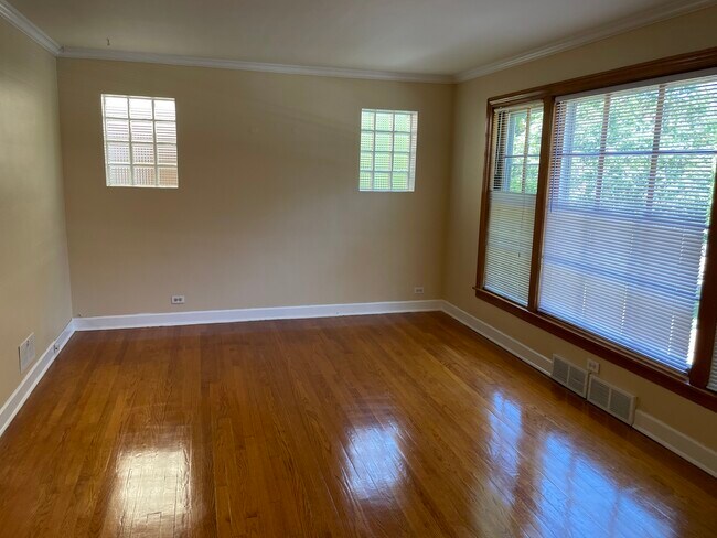Foto del edificio - 5826 N Merrimac Ave