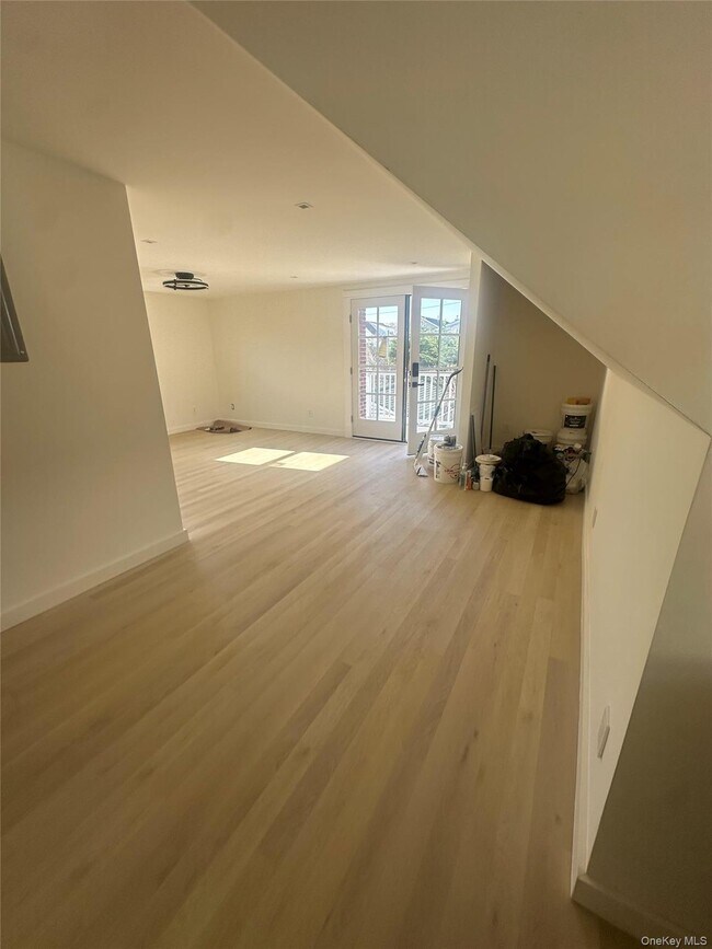 Foto del edificio - 557 E Hudson St
