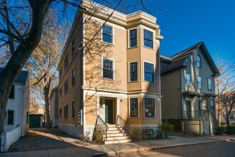 Building Photo - 25 Grant St