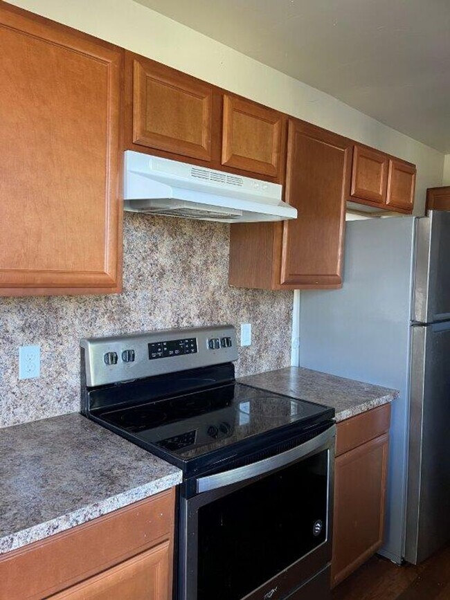 Foto del edificio - cute 2 bed 1 bath, fenced yard, small pet ok with deposit.