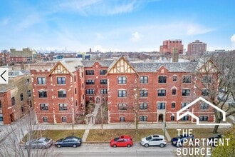 Building Photo - 1827 W Leland Ave