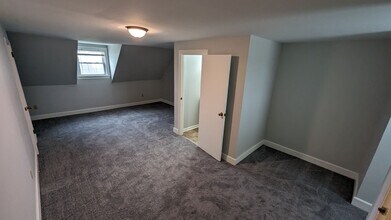 Building Photo - 919 E 27th St