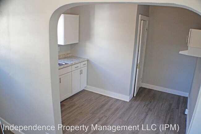 Building Photo - 3 br, 1 bath House - 2449 Nill Ave