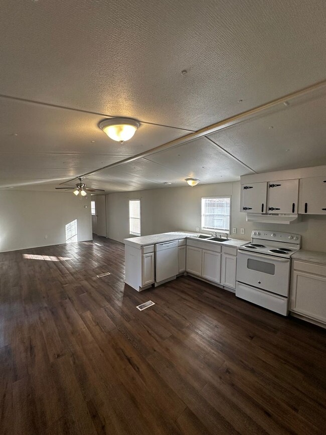 Building Photo - Remodeled Haughton Two Bed / Two Bath Home