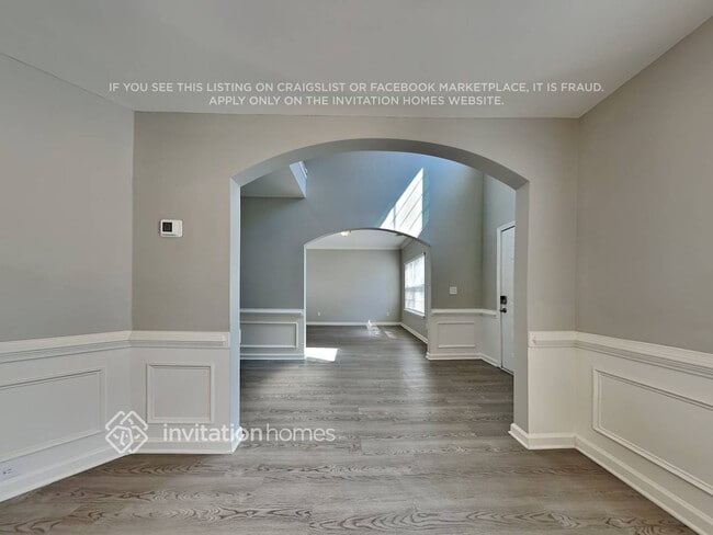 Building Photo - 323 Viceroy Curve