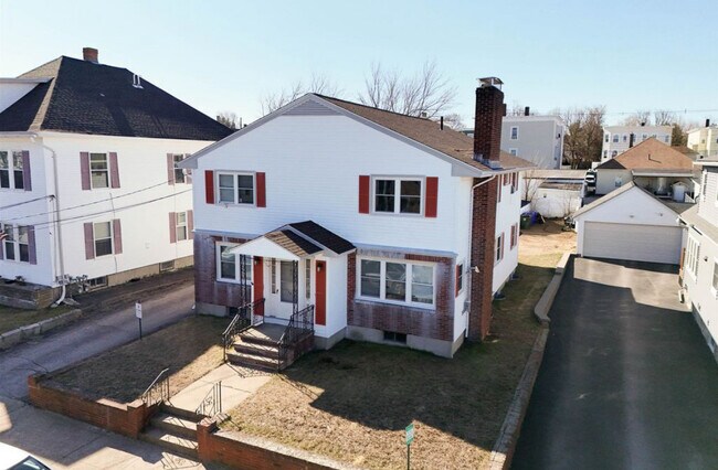 Building Photo - 747 Silver St
