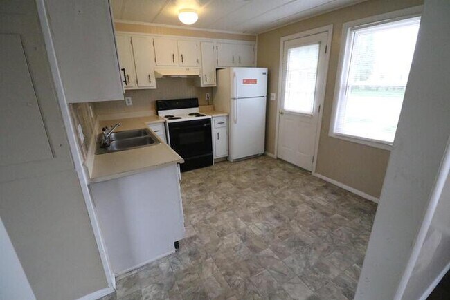 Building Photo - 1615 Winfield Park Dr
