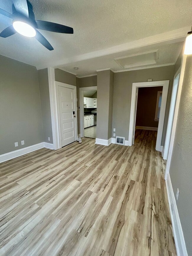 Foto del edificio - 906 North 6th Ave E