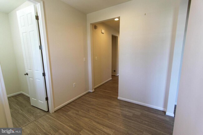 Foto del edificio - 181 Sparkling Brook Rd