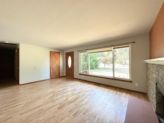 Photo - 3BR/1+1BA Single Family House - Bellevue