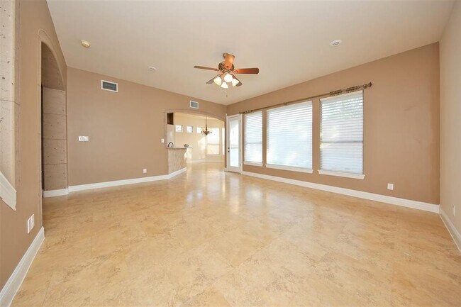 Foto del edificio - 7209 Lake Victoria Rd