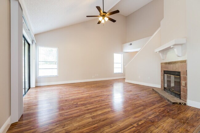 Foto del edificio - 402 E Springtree Way